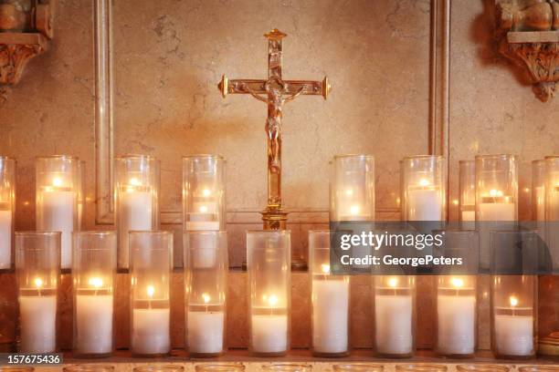 prayer candles - catholic church christmas 個照片及圖片檔