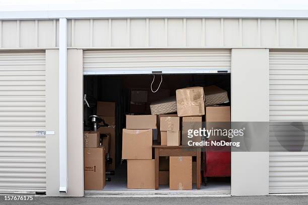 self storage magazzino edificio con un'apertura unità. - mobilio foto e immagini stock