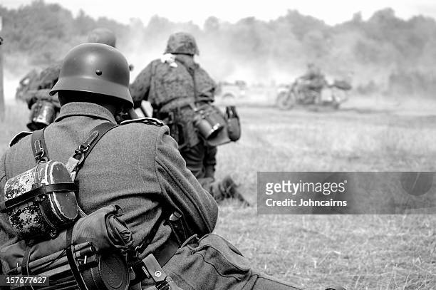 champ de bataille de la deuxième guerre mondiale. - armée allemande photos et images de collection