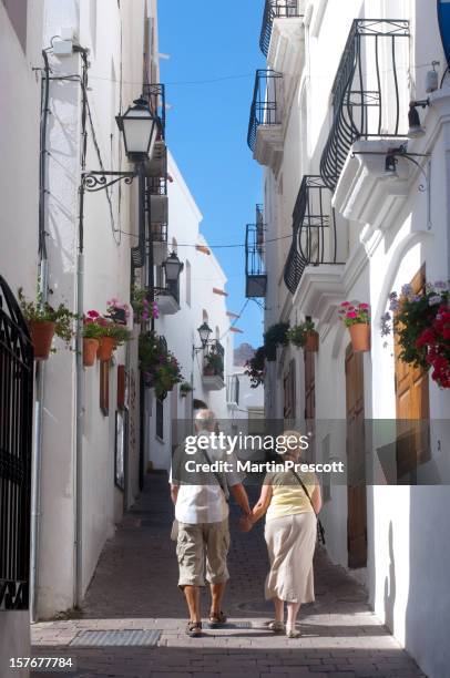 vacaciones o nueva sede de expatriados - expatriado fotografías e imágenes de stock