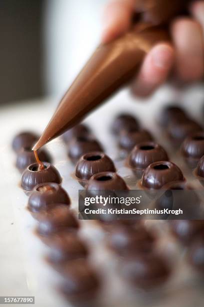 ganach 入りチョコレート - 菓子屋 ストックフォトと画像