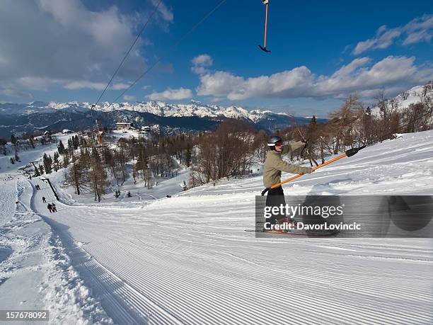 am skilift - julianische alpen stock-fotos und bilder