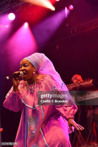 15 Queen Omega (Singer) Stock Photos, HighRes Pictures, and Images