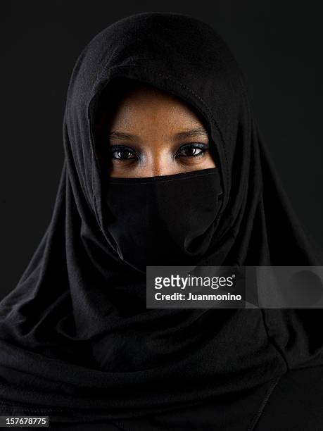 beautiful muslim teenage girl - tuareg stockfoto's en -beelden