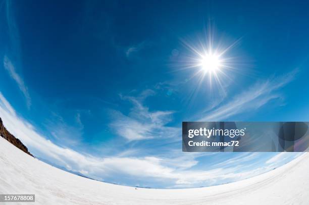 salar de uyuni - fish eye fotografías e imágenes de stock