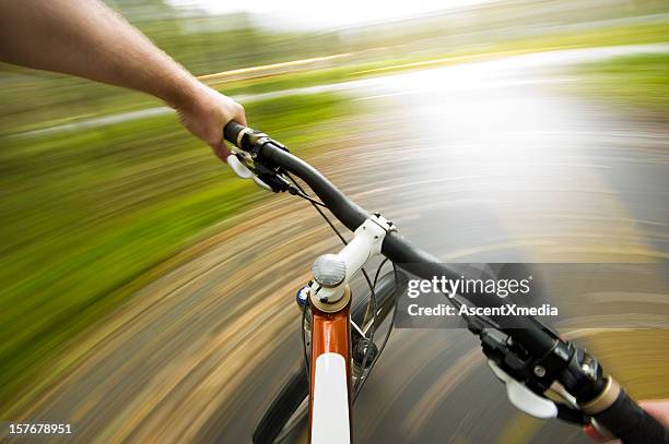 cyclers punto de vista - manillar fotografías e imágenes de stock