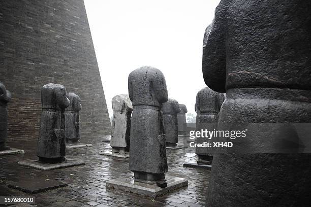 stone people statue - shaanxi province east central china stock pictures, royalty-free photos & images