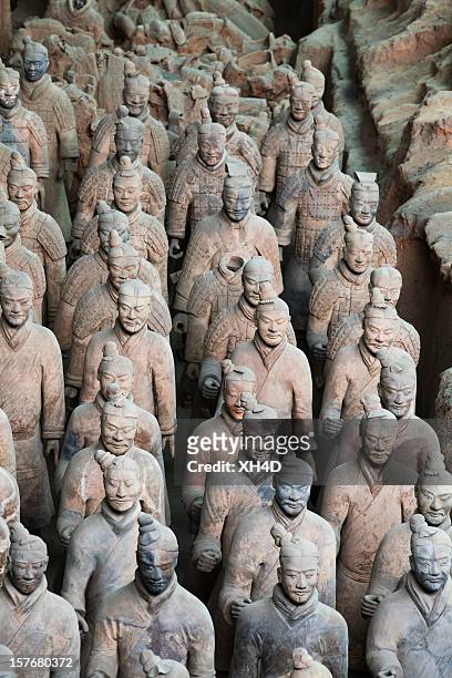 terrakotta-armee in qin shi huang's tomb xxxl - terracotta stock-fotos und bilder