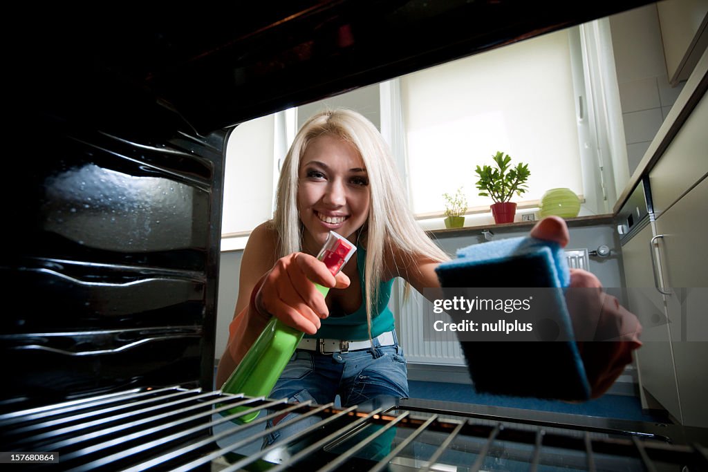 Cleaning the oven