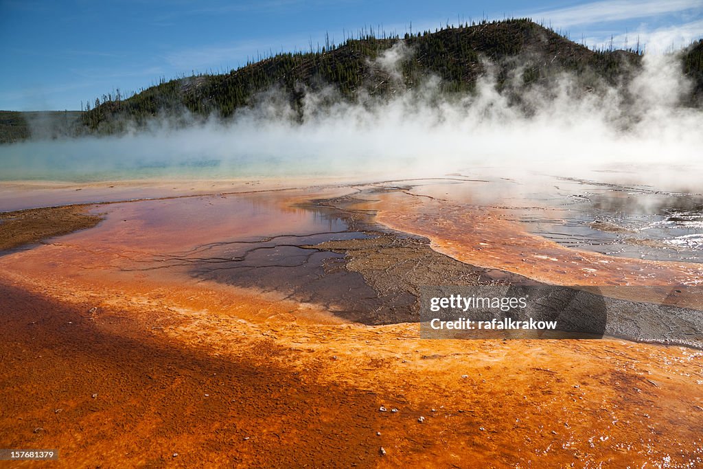 Fonte Grand Prismatic Gêiser no Parque Nacional de Yellowstone