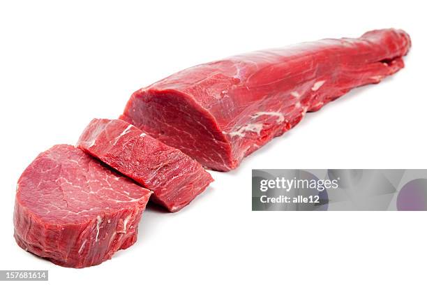 beef tenderloin steaks - gefilleerde biefstuk stockfoto's en -beelden