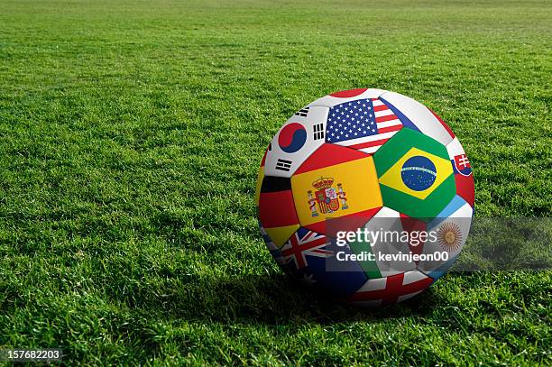 soccer ball - internationaal voetbalevenement stockfoto's en -beelden