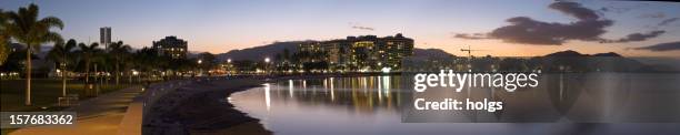 cairns am wasser - cairns stock-fotos und bilder