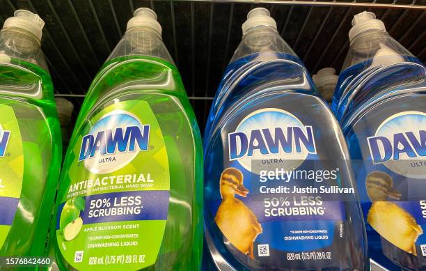 Dawn soap hi-res stock photography and images - Alamy