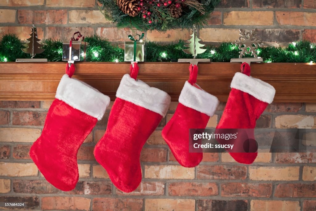 Meias de Natal, vermelho, parede de tijolo, Mantel, as decorações