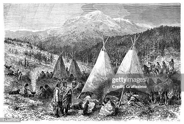 ilustraciones, imágenes clip art, dibujos animados e iconos de stock de grabado nativo americano encampment en 1870 - indios apache