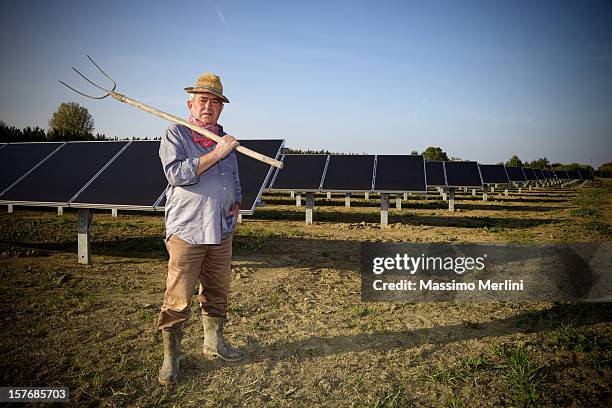 die neue agricolture - solar farm stock-fotos und bilder