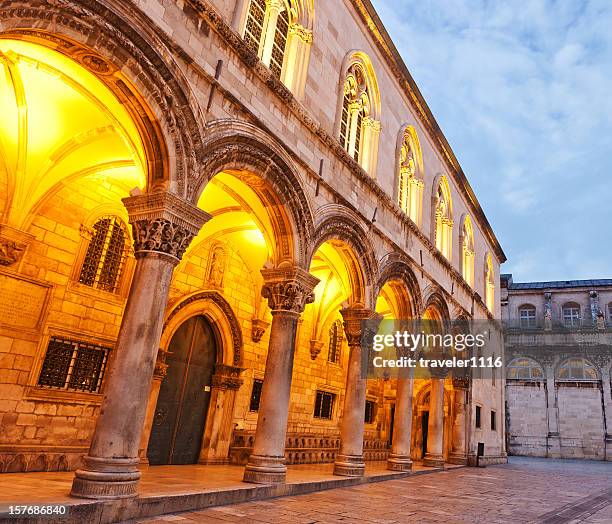 o palácio do reitor em dubrovnik, croácia - palácio - fotografias e filmes do acervo