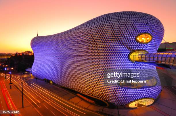 bullring shopping centre, à birmingham, angleterre, royaume-uni - birmingham england photos et images de collection