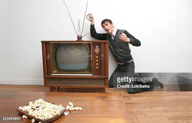 alten tv-antenne probleme - fernsehantenne stock-fotos und bilder