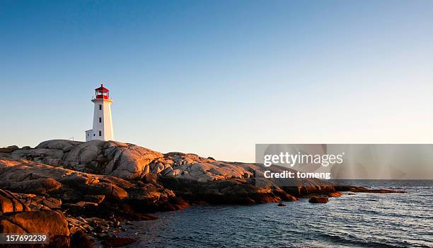leuchtturm an peggy s cove nova scotia" - peggys cove stock-fotos und bilder