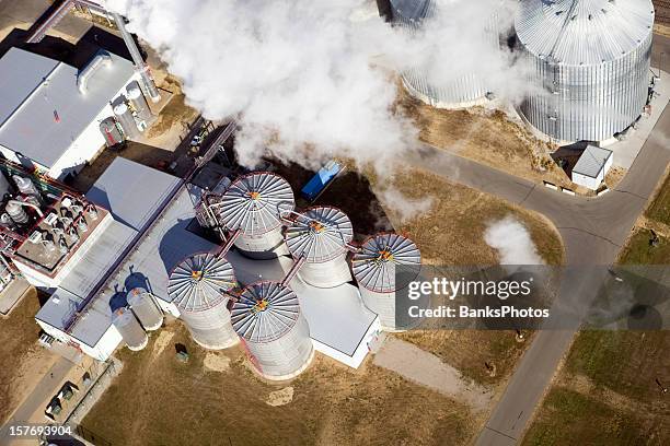 etanolo biorefinery autunno veduta aerea - bio diesel foto e immagini stock