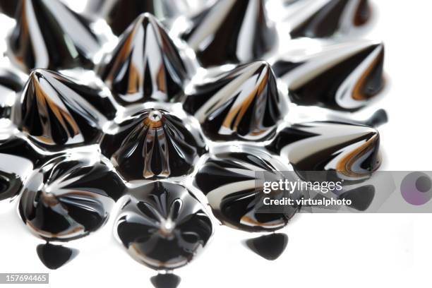 ferrofluid nahaufnahme - ferro stock-fotos und bilder