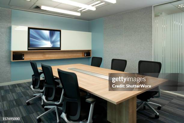 innen moderne büro – meetingraum - meeting room screen stock-fotos und bilder