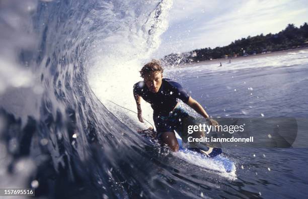 cómo barrelled - bodyboard fotografías e imágenes de stock