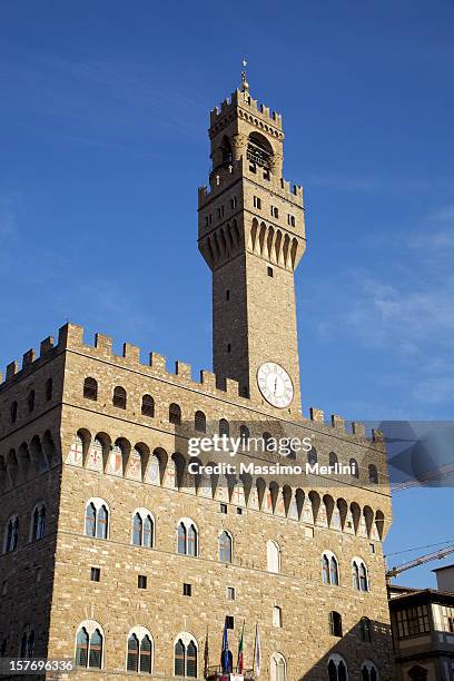 old palace in florence - palazzo vecchio stock pictures, royalty-free photos & images