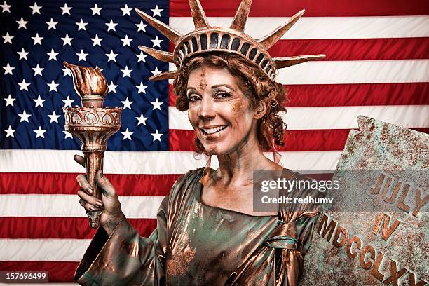 patriótica estadounidense lady liberty - period costume fotografías e imágenes de stock