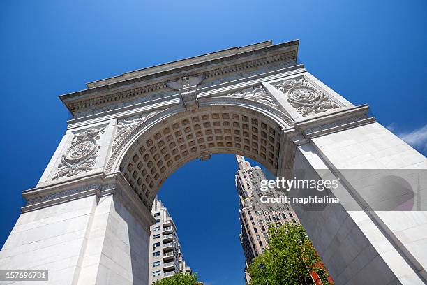 washington square arch - washington square park stock pictures, royalty-free photos & images