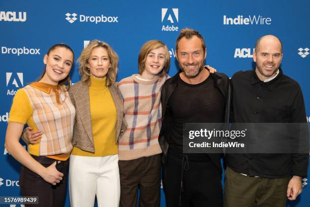 Oona Roche, Carrie Coon, Charlie Shotwell, Jude Law and Sean Durkin