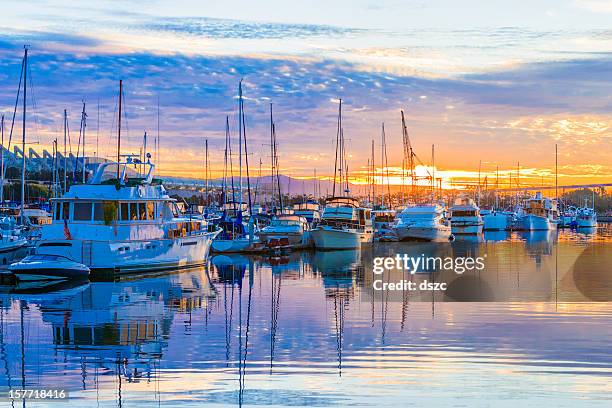 imbarcazioni, marina all'alba, sunrise le nuvole, il porto di san diego, california - porto turistico foto e immagini stock