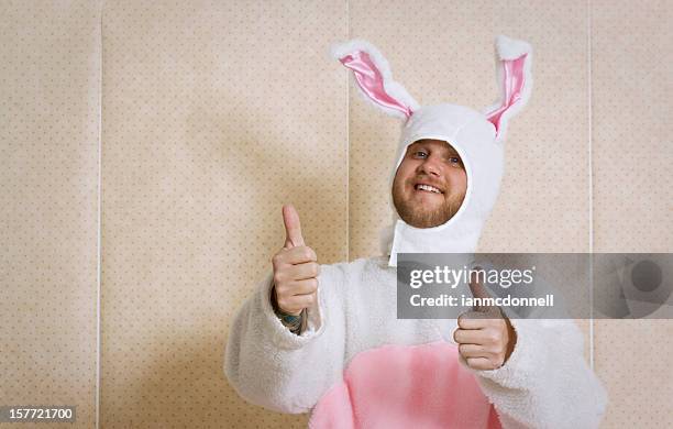 thumbs up bunny - easter bunny man stockfoto's en -beelden