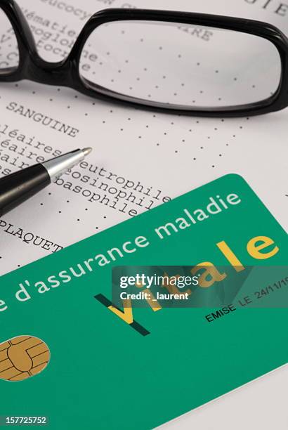 french carte vitale (cartão de social security - carte france - fotografias e filmes do acervo