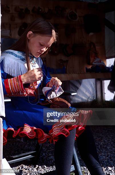 sami girl in lapland - norwegian culture stockfoto's en -beelden