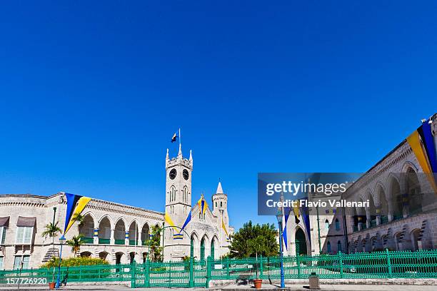 edifício do parlamento, bridgetown, barbados - bridgetown barbados imagens e fotografias de stock