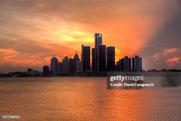 デトロイトの夕日 - detroit river ストックフォトと画像