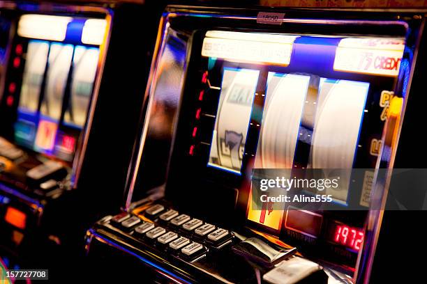 slot machine - coin operated stockfoto's en -beelden