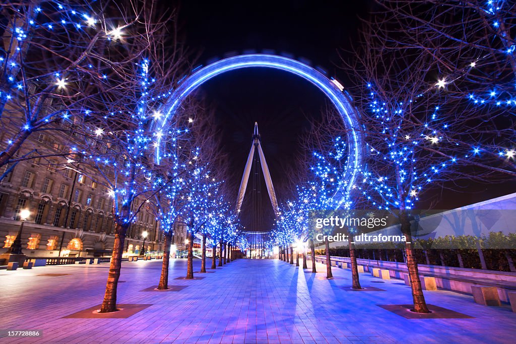 London Eye during the Christmas holiday at dusk