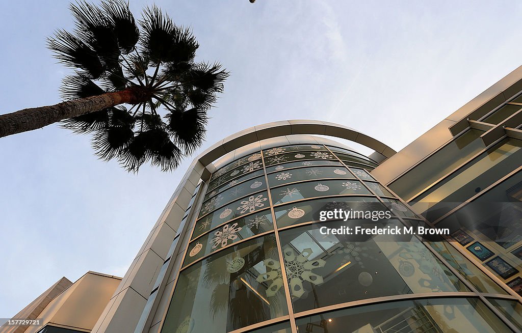 The Paley Center For Media & Warner Bros. Television Unveil Lavish Holiday Window Display