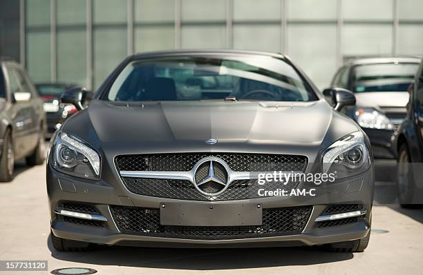 mercedes-benz sl 500 - mercedes benz stockfoto's en -beelden