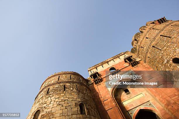 purana qila en nueva delhi, india - fuerte viejo fotografías e imágenes de stock