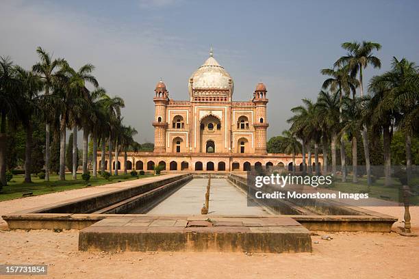 tomba di safdarjung di delhi, india - nuova delhi foto e immagini stock