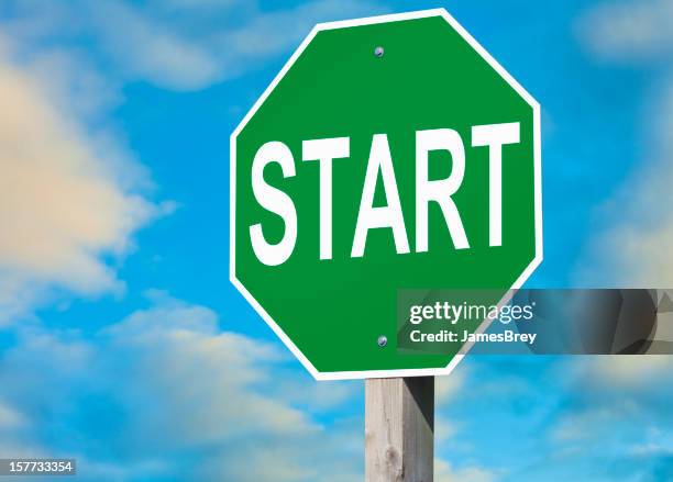segnale di inizio - linea di partenza attrezzatura sportiva foto e immagini stock