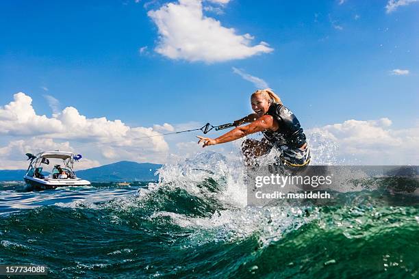 wakeboarding - waterskiing - fotografias e filmes do acervo