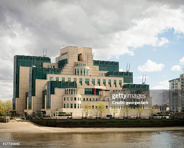 sis (secret intelligence service or mi6) building in london - home base stock pictures, royalty-free photos & images