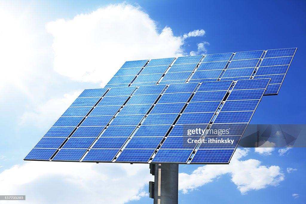 Solar-panel mit clear sky