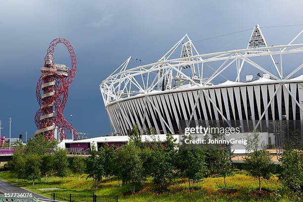 london 2012 olympic stadium and the orbit - olympic stadium london stock pictures, royalty-free photos & images